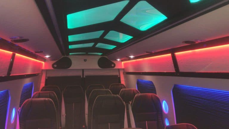 מיניבוס ברחובות