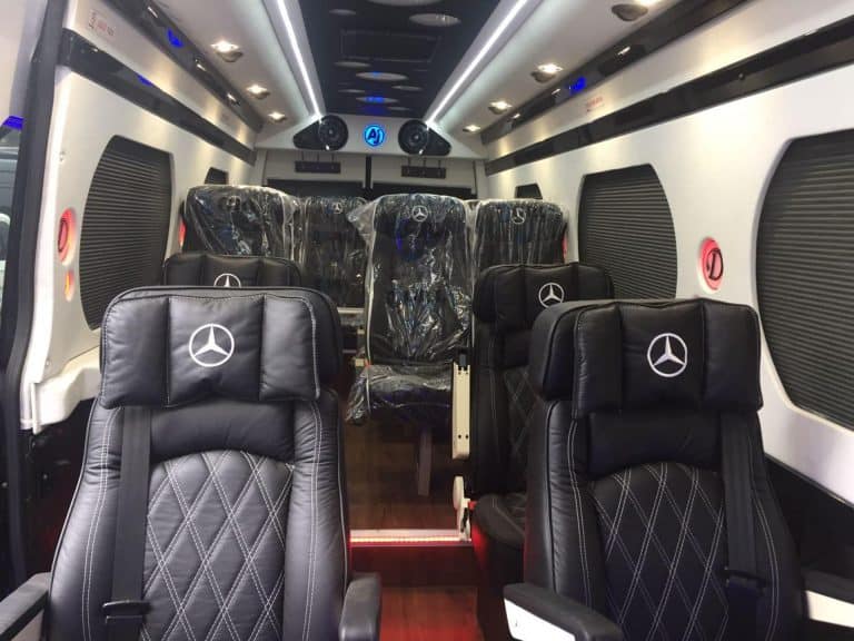 מיניבוס ברעננה מבפנים