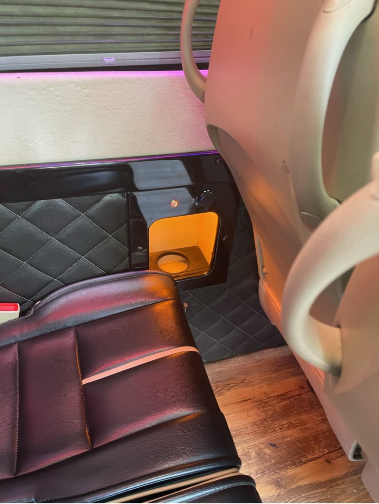 מיניבוס לאירועים בנתניה