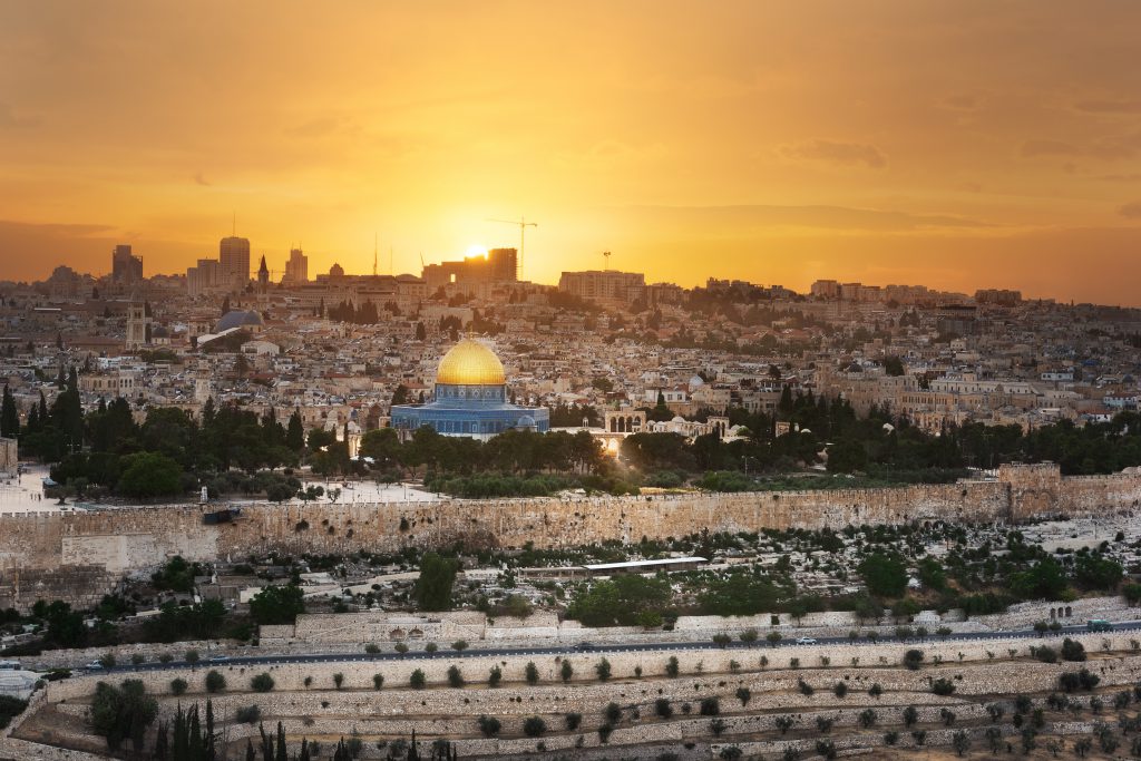הסעות לטיולים בירולשים