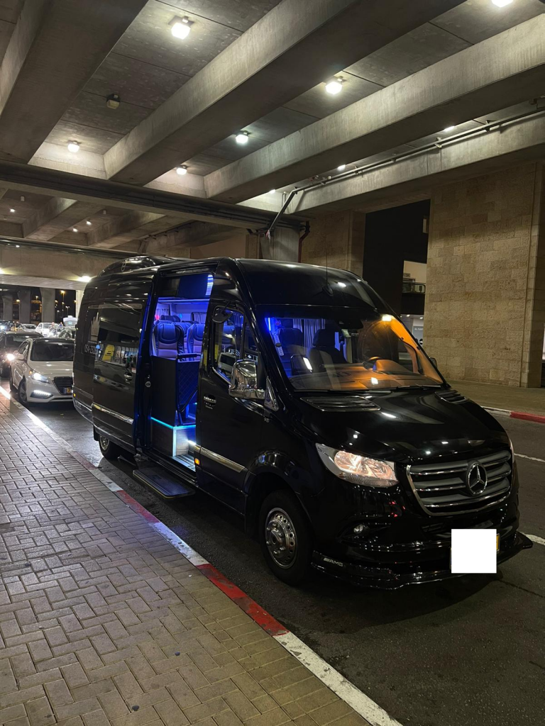 <!-- wp:paragraph --><p> בנוסף לבעיה זו, על מנת להגיע לרכבת תצטרכו לקחת מונית או להעיר את אחד מבני המשפחה.</p><!-- /wp:paragraph --><!-- wp:paragraph --><p> ההסעות שלנו לנתבג ימנעו מכם את כל הבלאגן. </p><!-- /wp:paragraph --><!-- wp:paragraph --><p>דרך אחרת שלכם להגיע לנתבג היא להטריח חבר או קרוב משפחה שיסיע אתכם.</p><!-- /wp:paragraph --><!-- wp:paragraph --><p> אנו מבינים שאתם תעדיפו להימנע מכך. אף אחד מאיתנו לא רוצה לבקש דבר כזה מאדם אחר. </p><!-- /wp:paragraph --><!-- wp:paragraph --><p>לכן, אנו ממליצים לכם לבחור בשירותי ההסעות שלנו לנתבג. </p><!-- /wp:paragraph --><!-- wp:paragraph --><p>אנו נסיע אתכם לנמל התעופה בכל שעה ובכל יום שתצטרכו, במחיר זול ונוח. </p><!-- /wp:paragraph -->